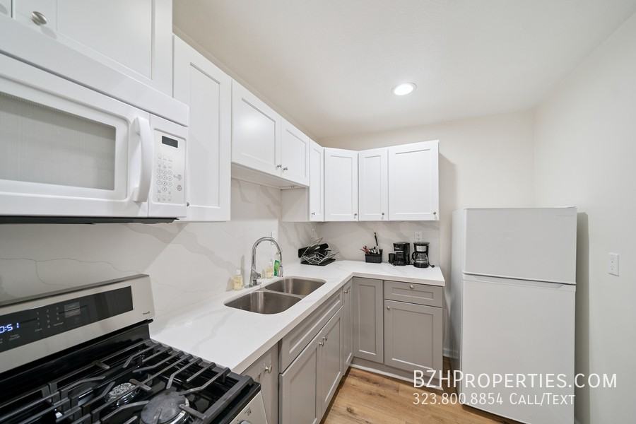 1163 West 38th Street - Photo 7 of 26