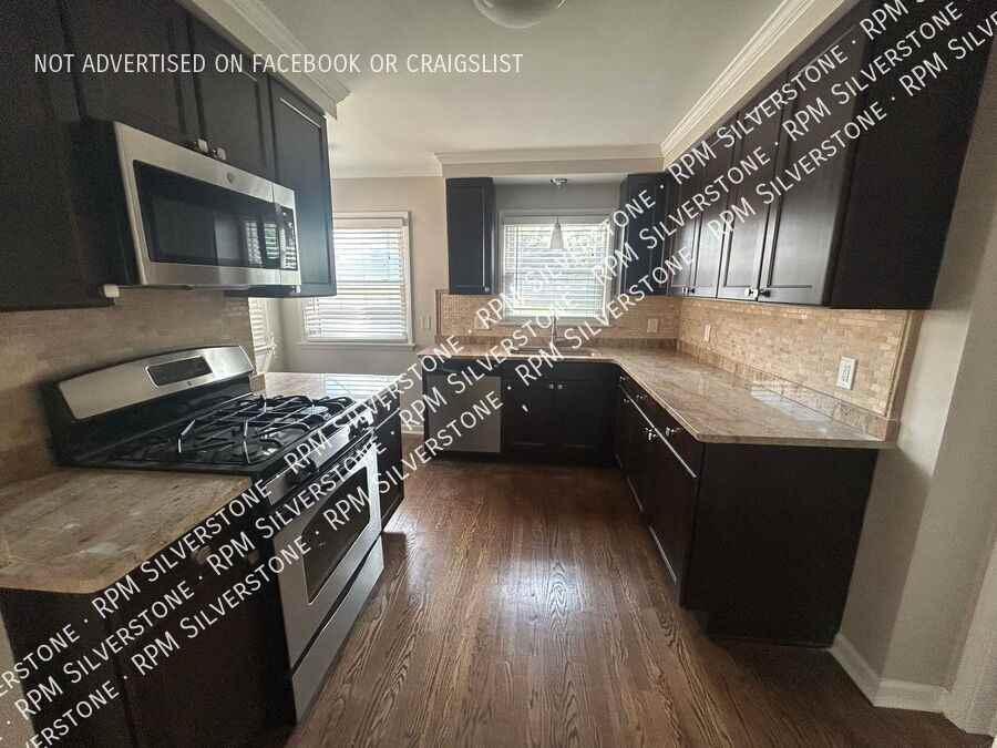 2155 Harvard Rd - Photo 2 of 15