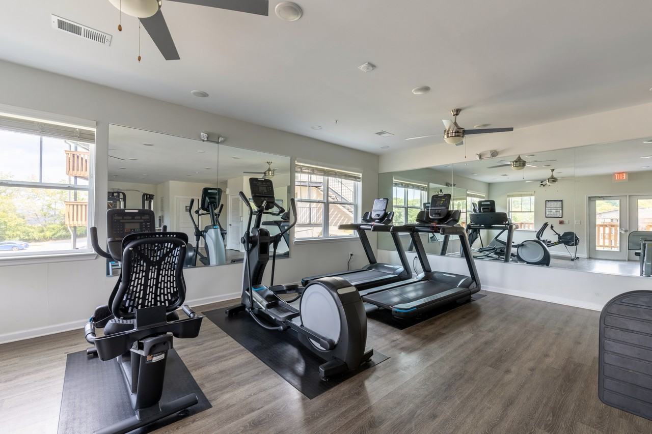 Summerfield Place - Photo 5 of 171