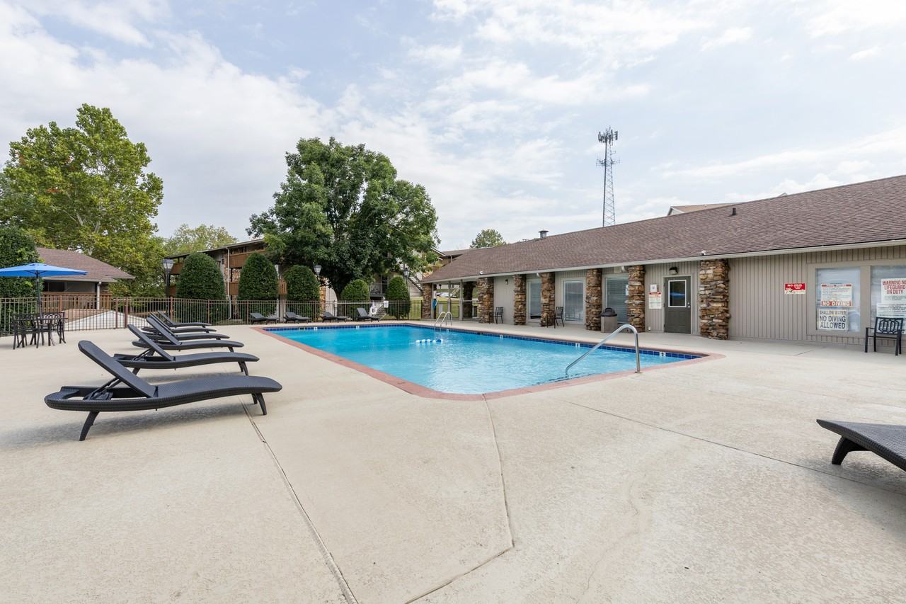 Summerfield Place - Photo 6 of 171