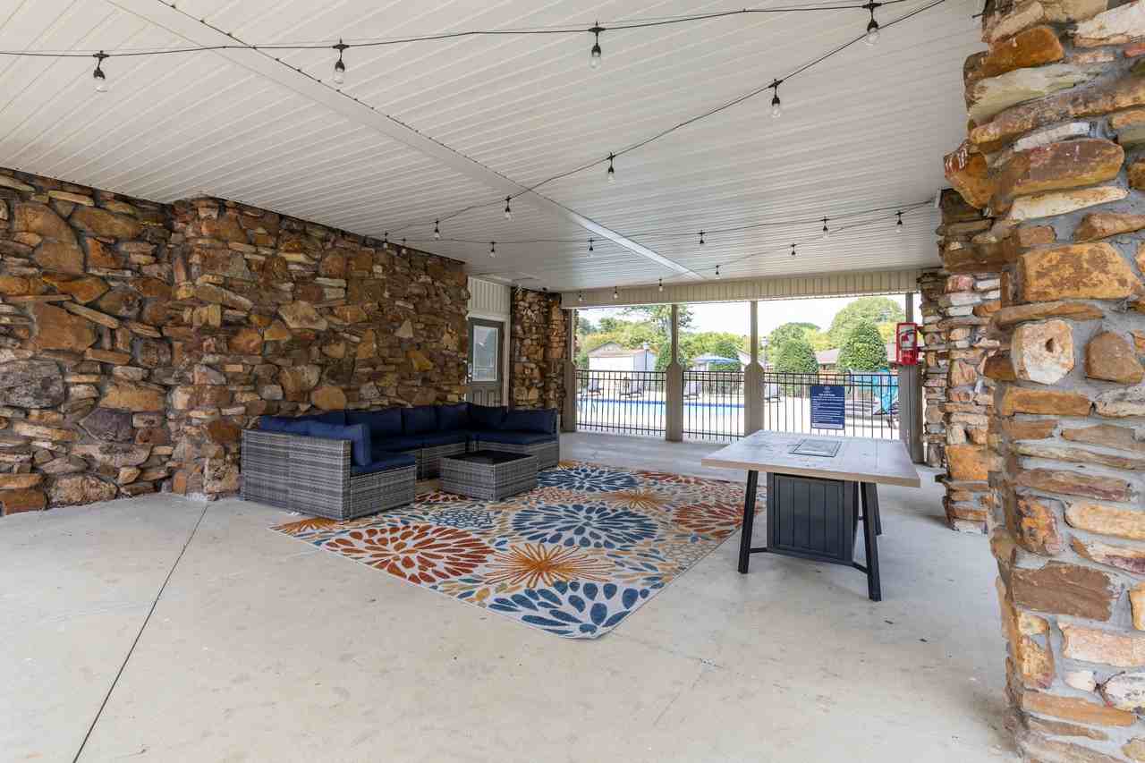 Summerfield Place - Photo 7 of 171