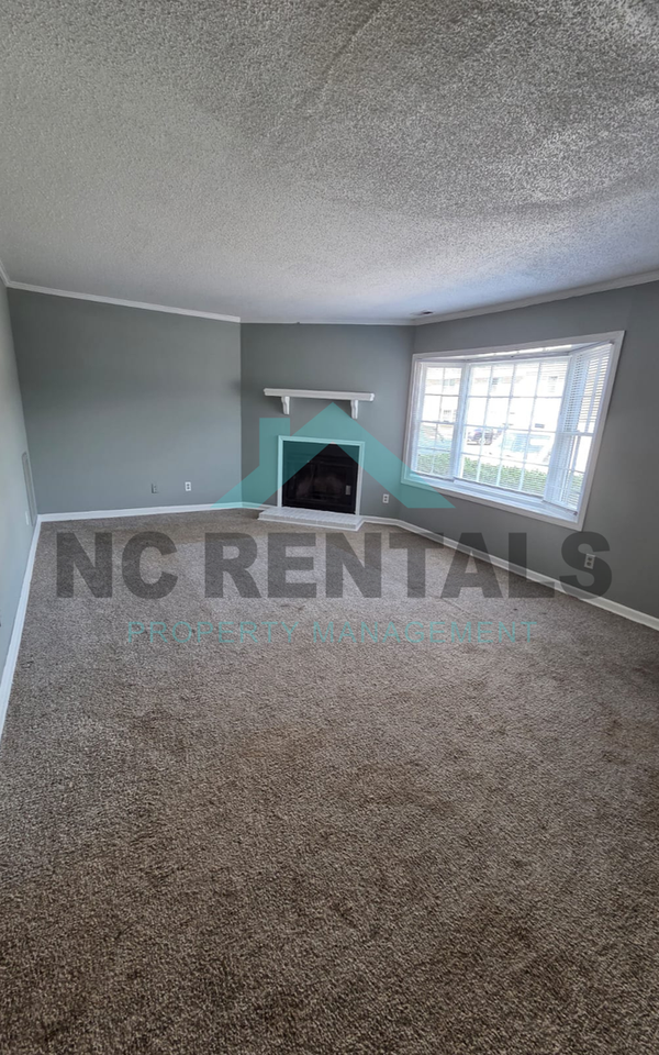 100 Kristin Dr #B2 - Photo 2 of 39