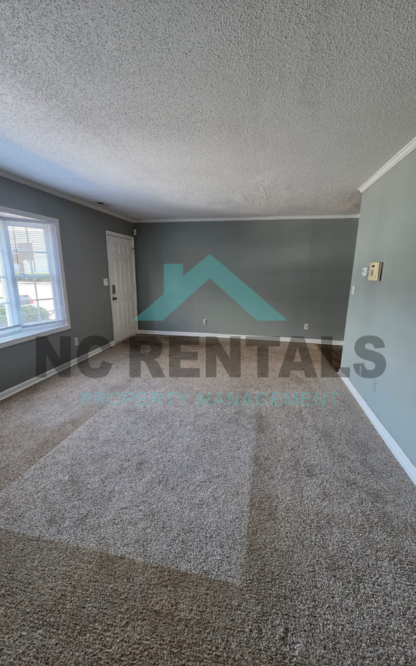 100 Kristin Dr #B2 - Photo 3 of 39