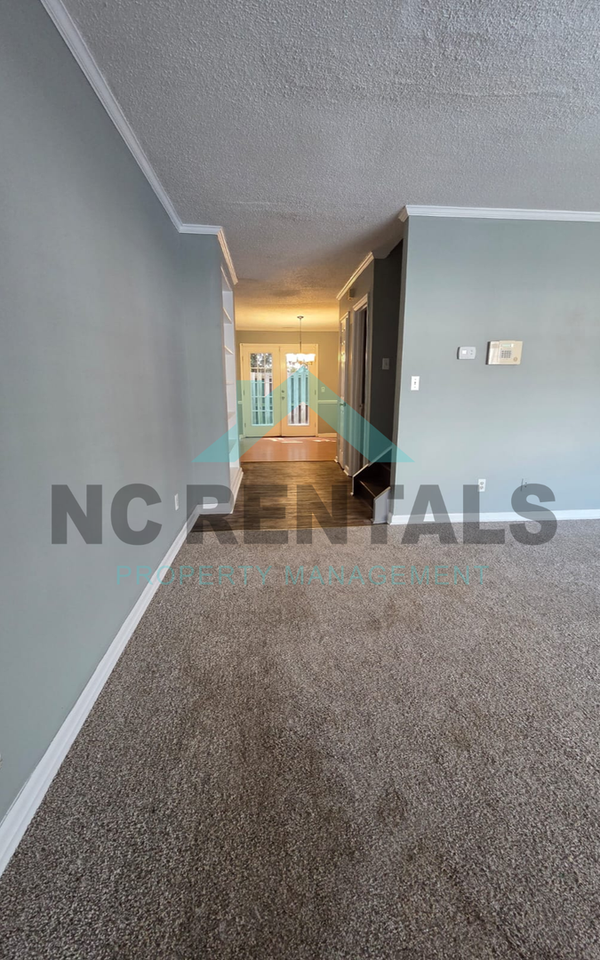 100 Kristin Dr #B2 - Photo 4 of 39