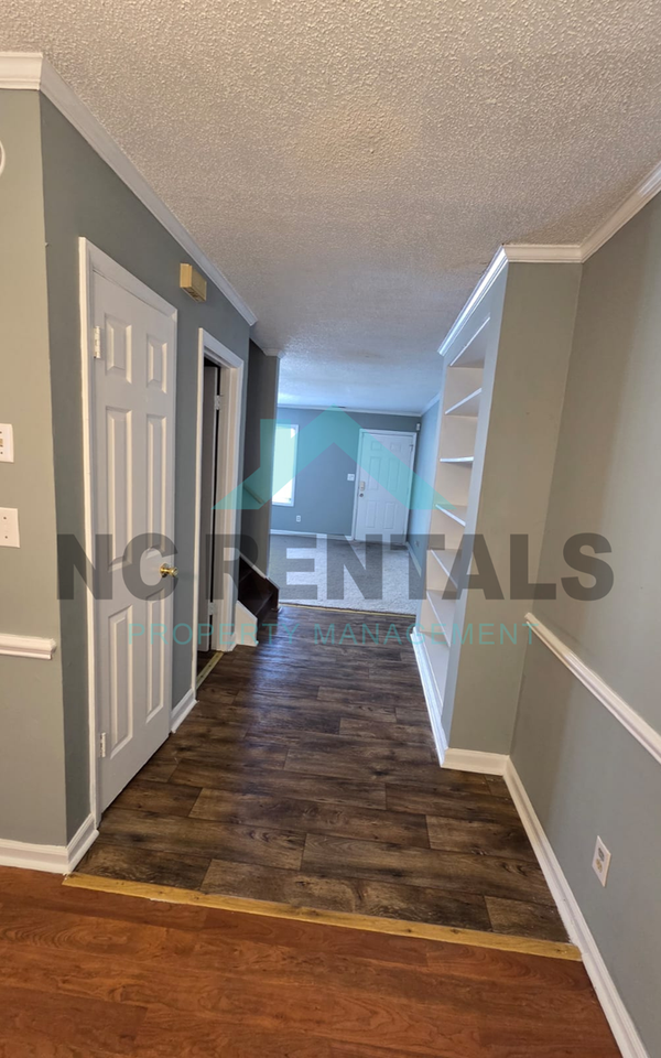 100 Kristin Dr #B2 - Photo 5 of 39