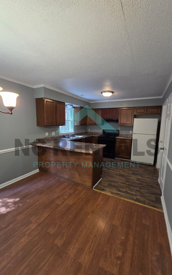 100 Kristin Dr #B2 - Photo 7 of 39