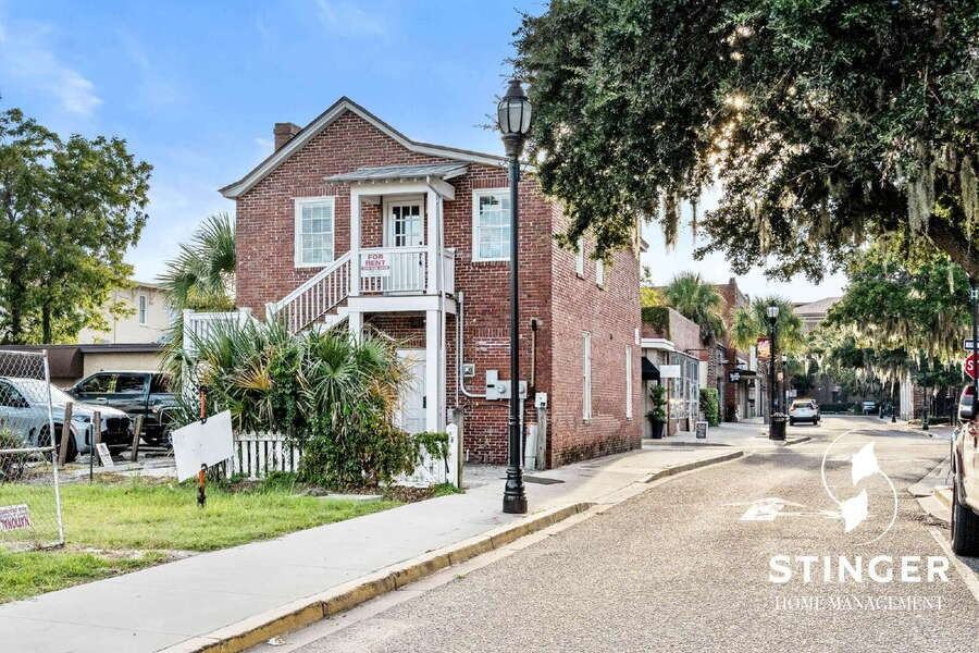 221B West St - Photo 2 of 26