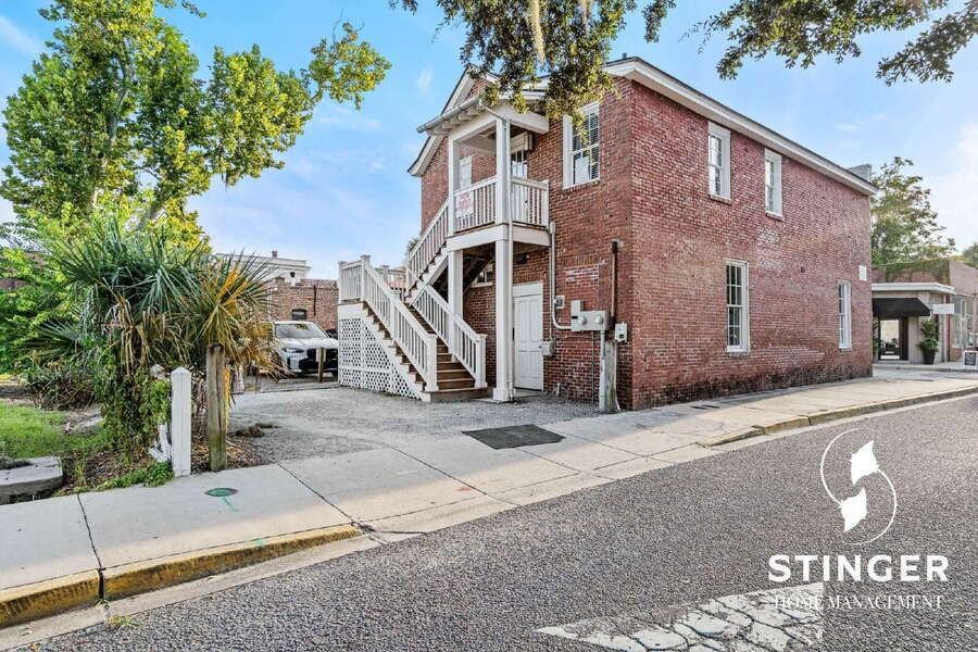 221B West St - Photo 3 of 26