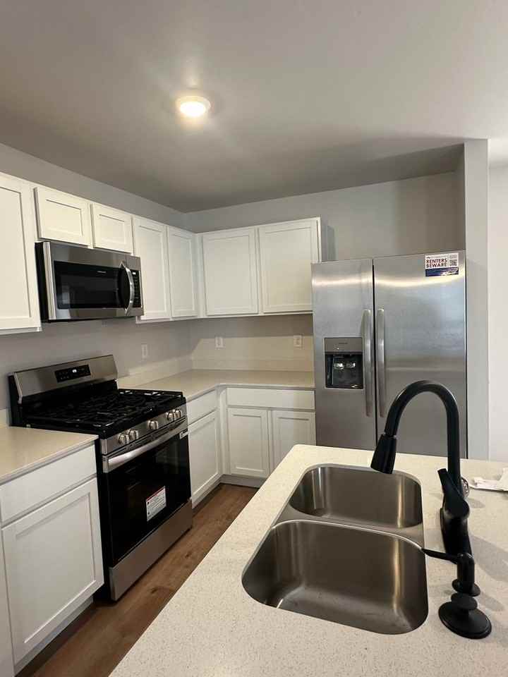 824 Ne 101st St - Photo 4 of 19
