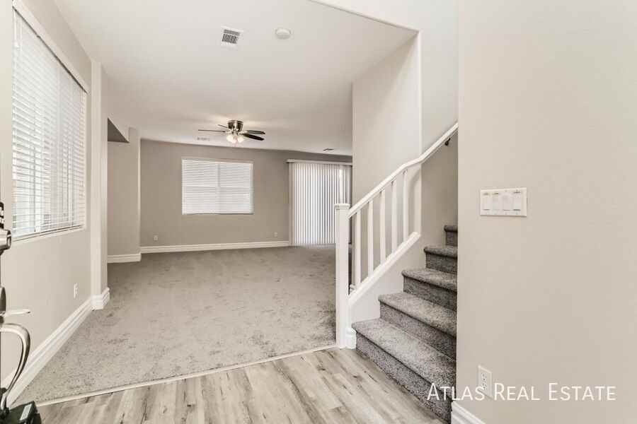 9698 Waukegan Ave - Photo 3 of 17