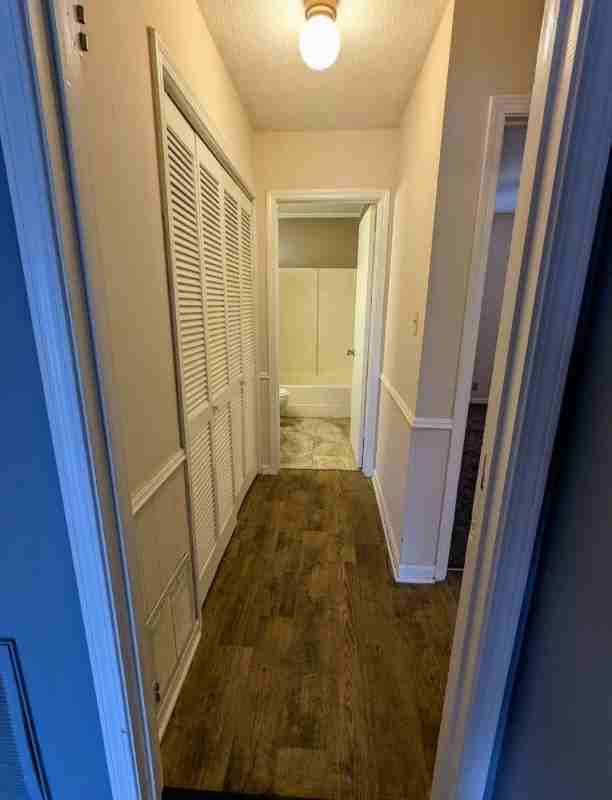 105 Crestview Dr #105 - Photo 3 of 9