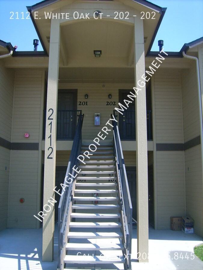2112 E White Oak Ct #202