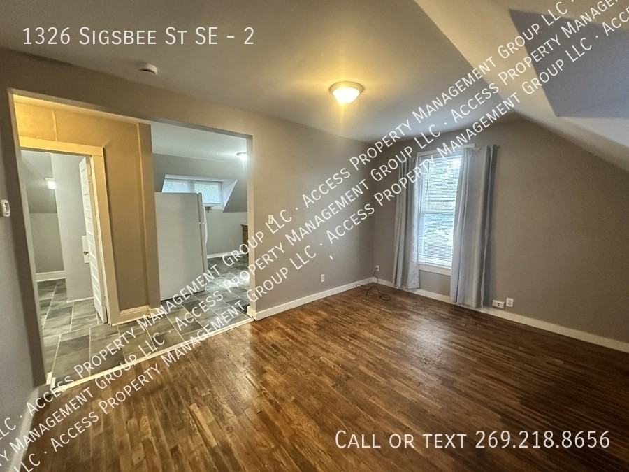 1326 Sigsbee St Se #2 - Photo 5 of 18