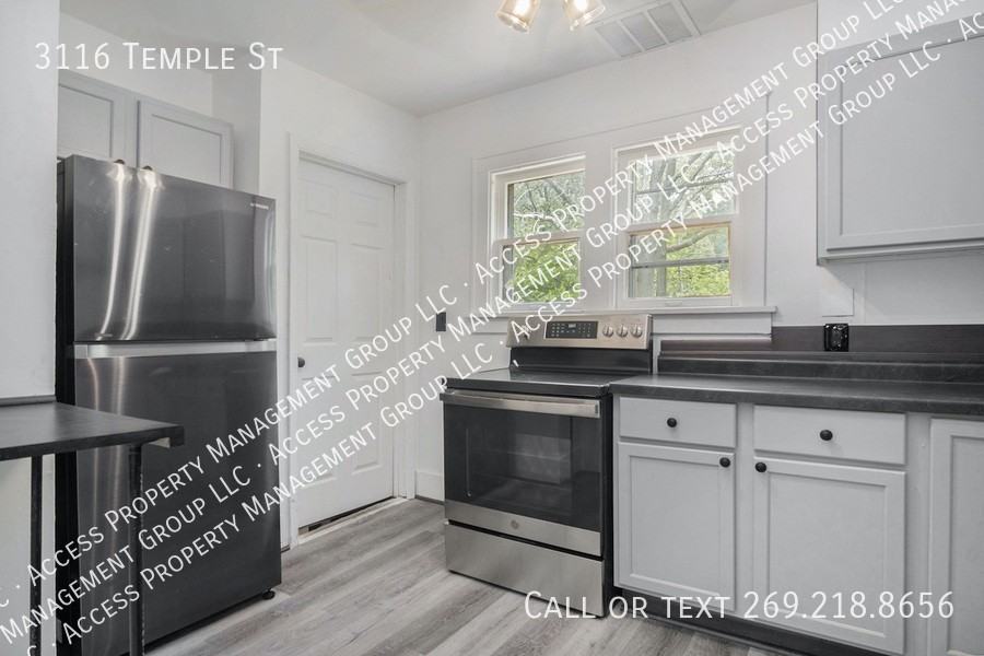 3116 Temple St - Photo 2 of 14