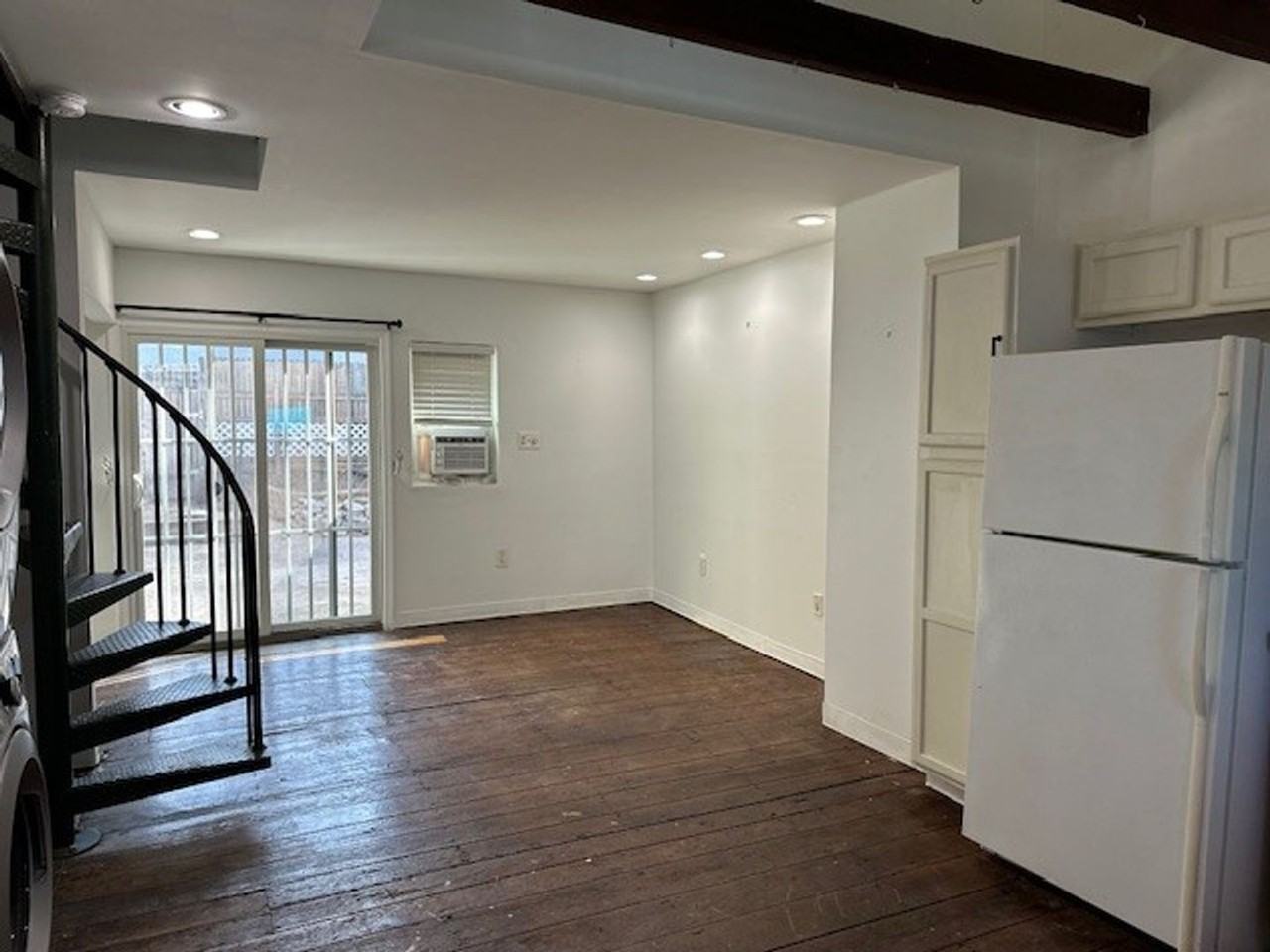 1325 Bartine St - Photo 2 of 14