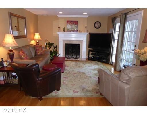 25 Joanna Dr - Photo 2 of 10