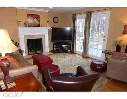 25 Joanna Dr - Photo 3 of 10