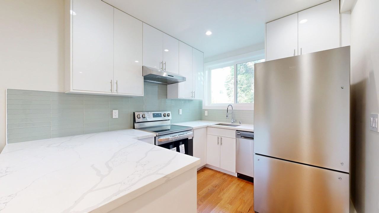 338A 5th Ave - Photo 2 of 16