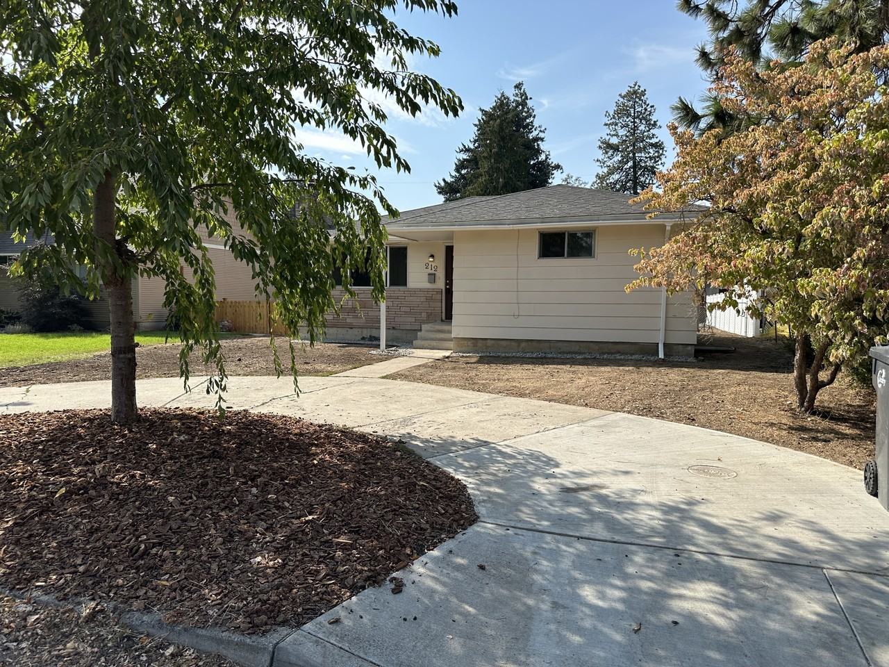 212 North 4th Street - Photo 3 of 28