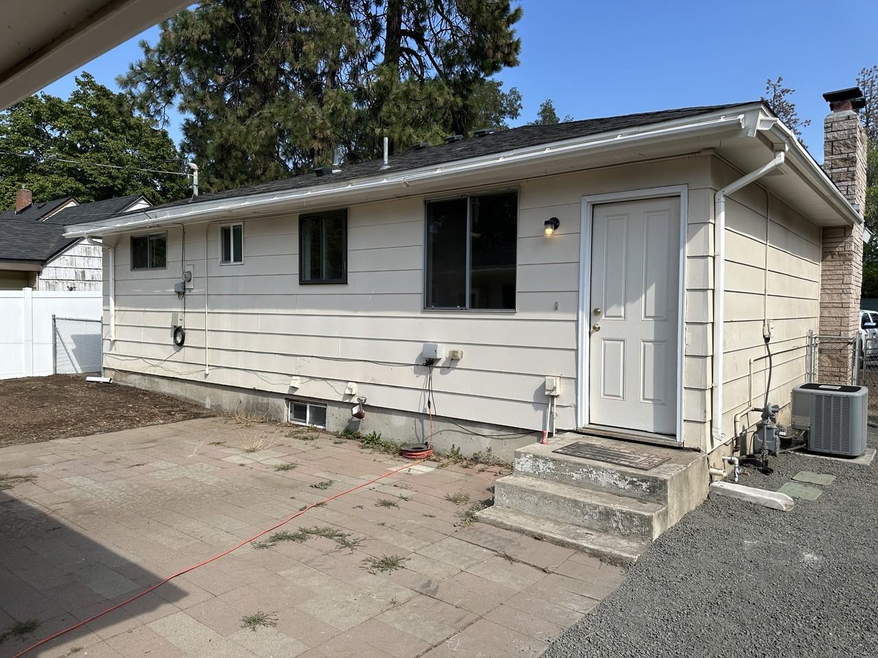 212 North 4th Street - Photo 4 of 28