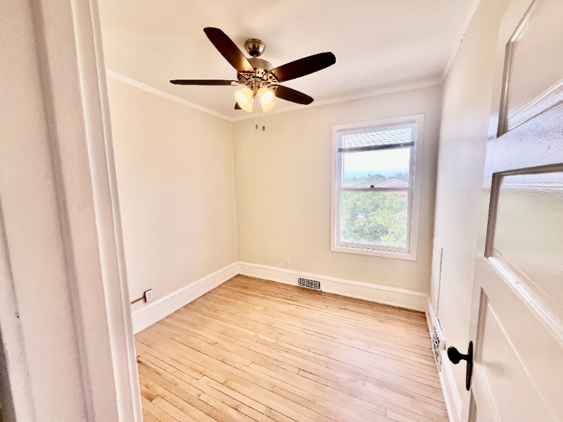 716 N 9th St - Photo 3 of 15