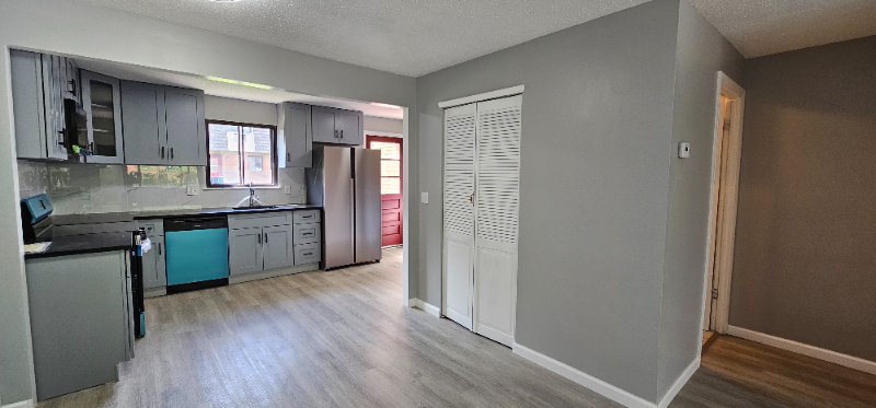 300 High Path Rd - Photo 3 of 14