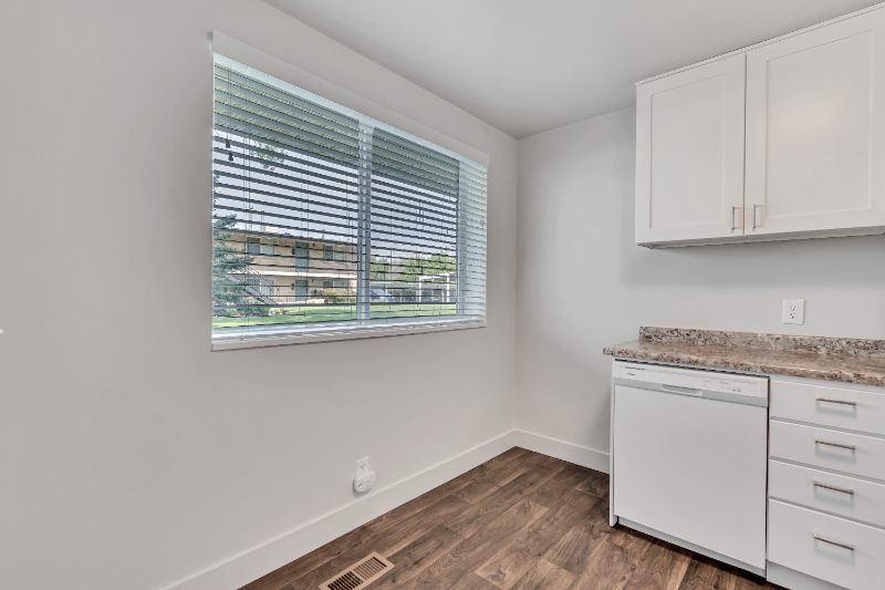 2111 E St #A - Photo 3 of 13