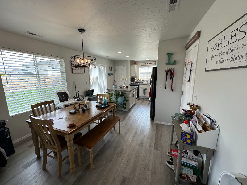 1860 Sw Sharpshinned Ave - Photo 7 of 30