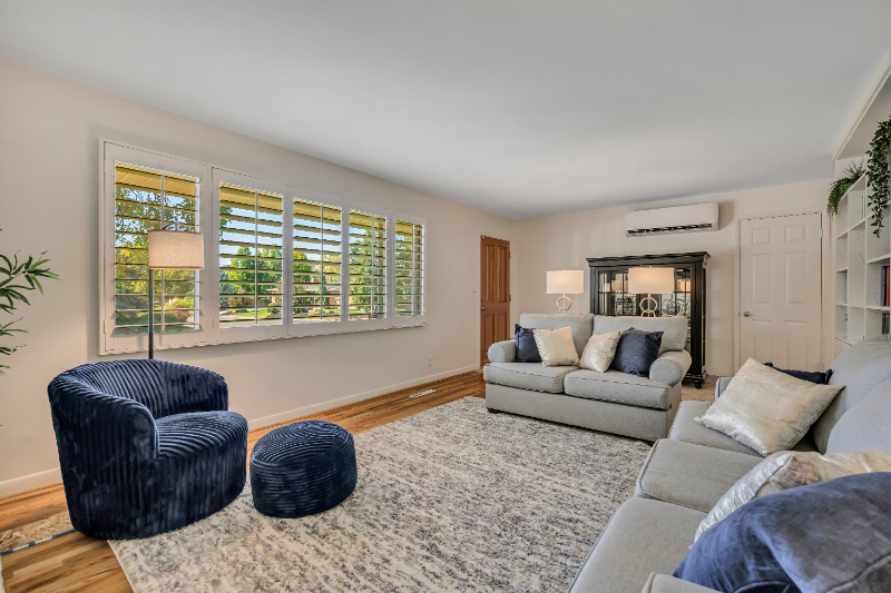 3995 S Oliver Dr - Photo 3 of 17