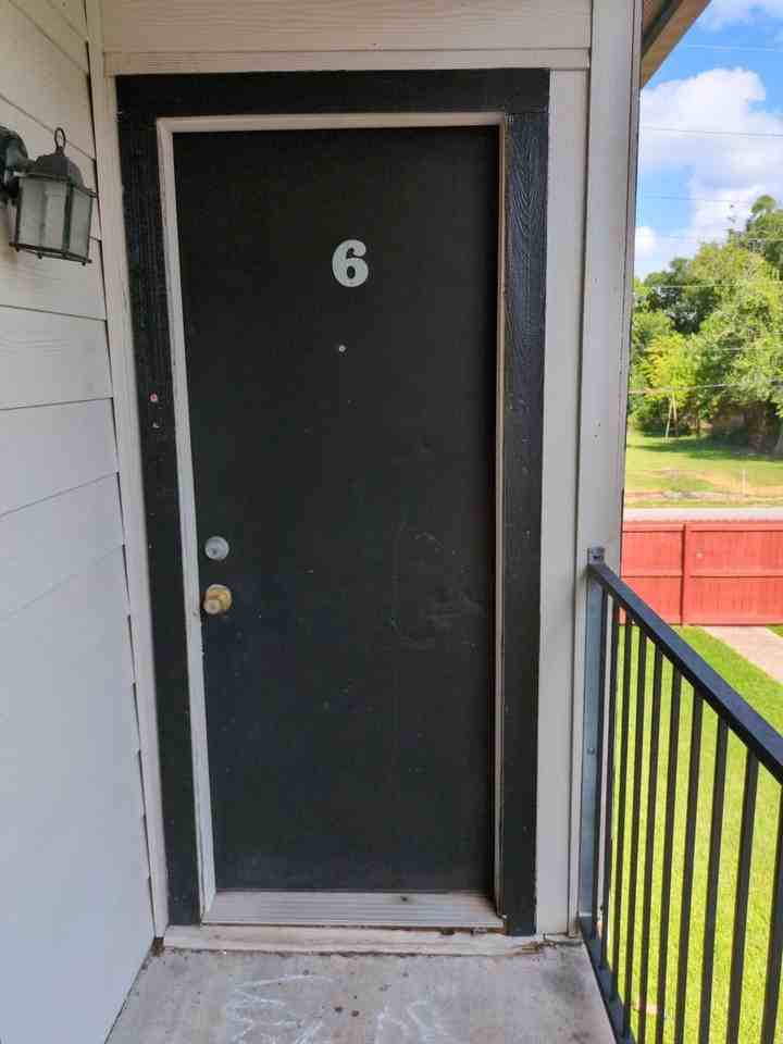 4610 Maddox St - Photo 2 of 17