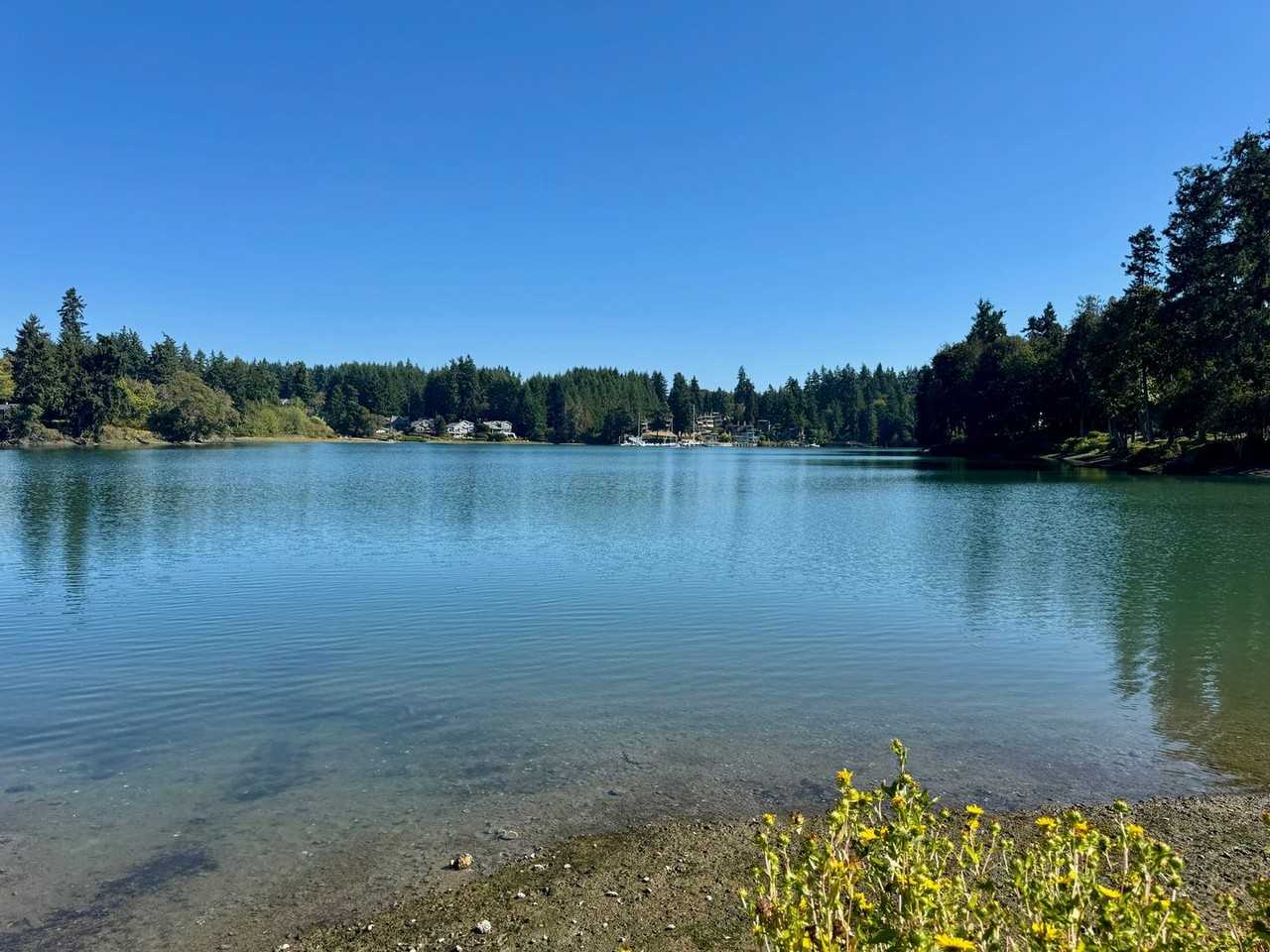 6382 Ne Eagle Harbor Dr - Photo 3 of 37