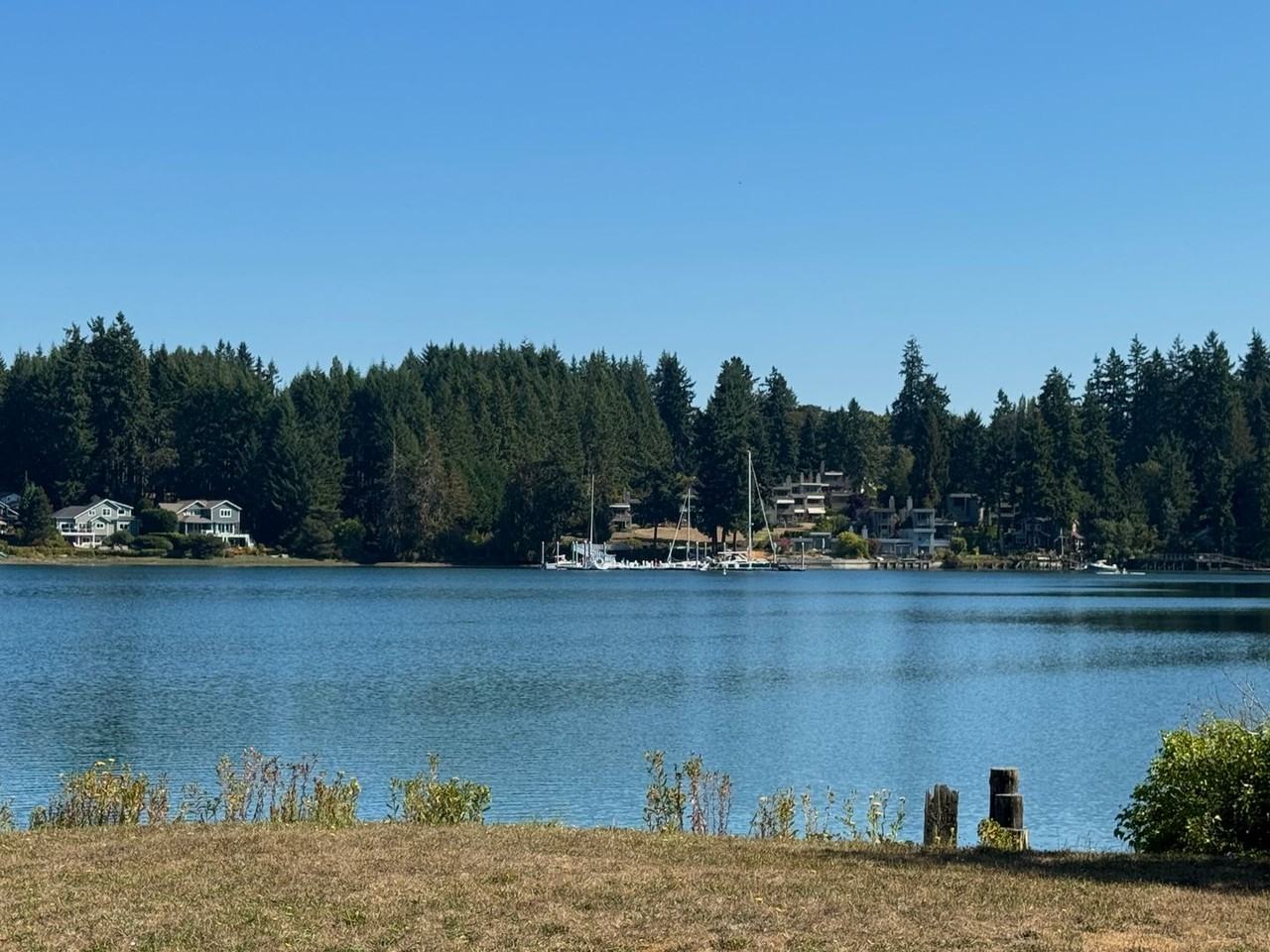 6382 Ne Eagle Harbor Dr - Photo 2 of 37