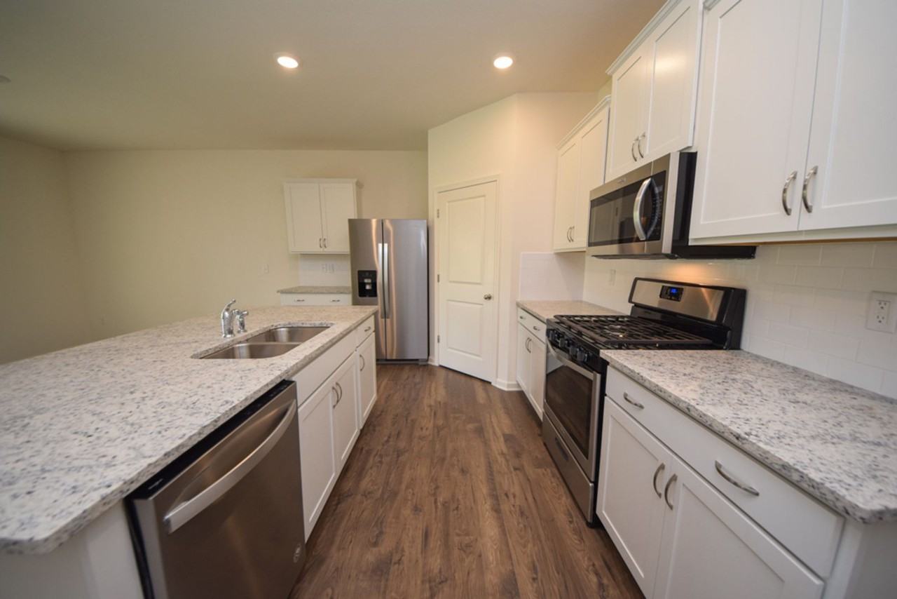 425 Lilly Dr - Photo 3 of 23