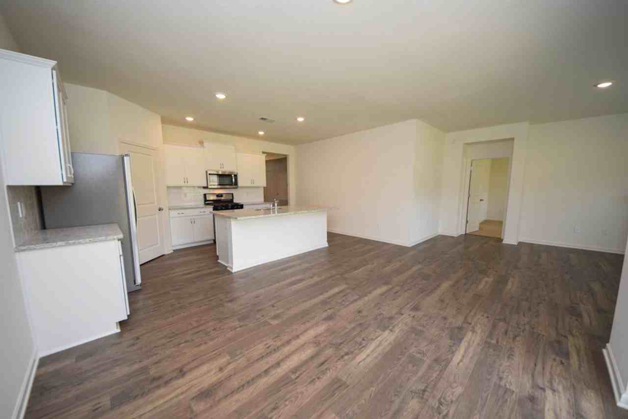 425 Lilly Dr - Photo 7 of 23