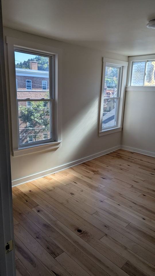 2 2 - 4 Monsignor Crosby Ave - Photo 3 of 14