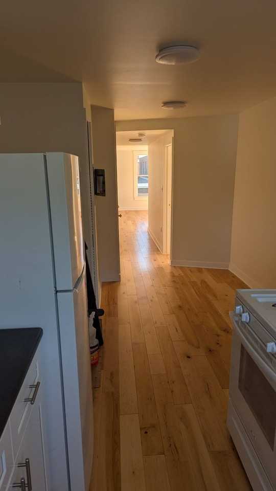 2 2 - 4 Monsignor Crosby Ave - Photo 4 of 14