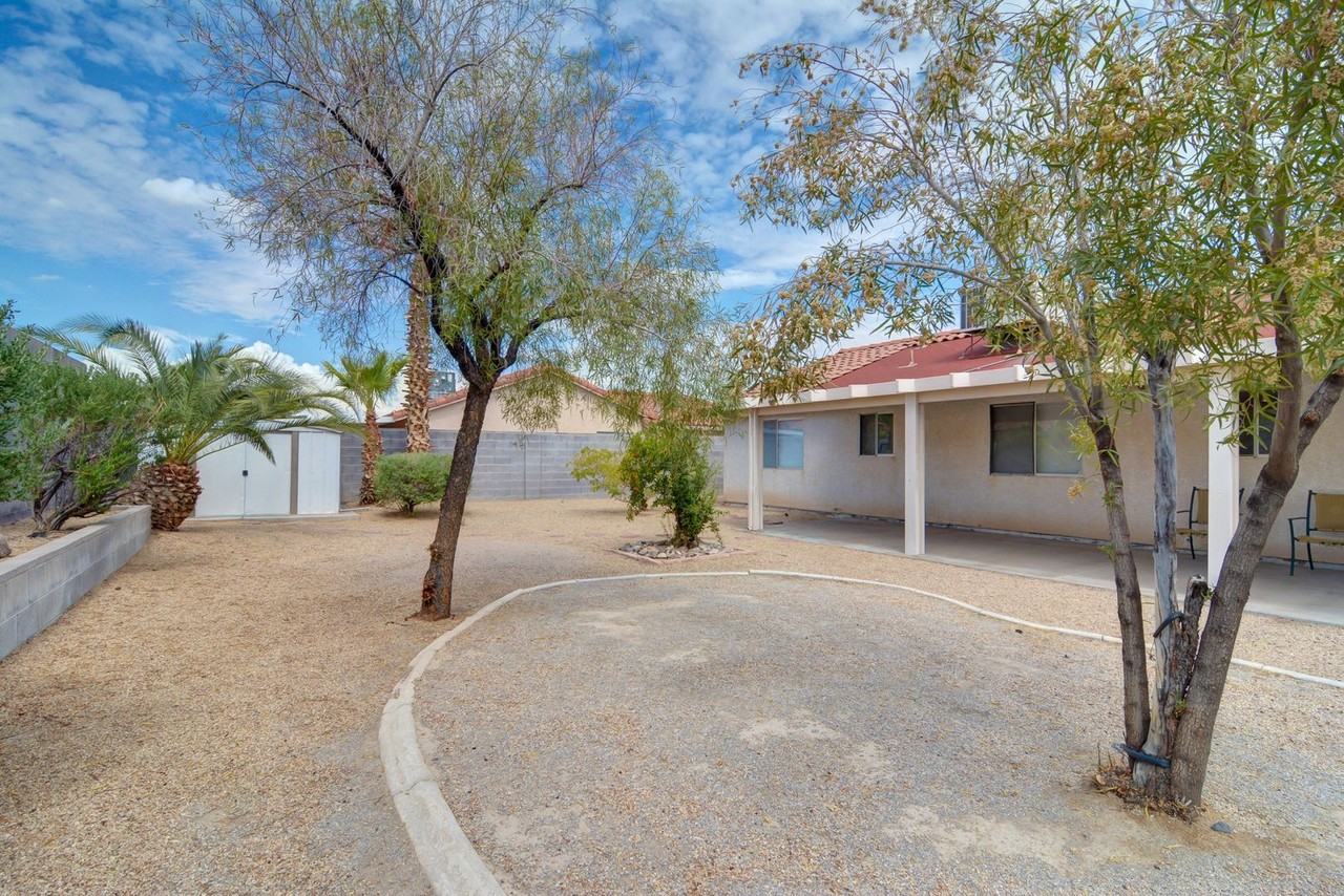 389 Newbury Ct - Photo 2 of 11