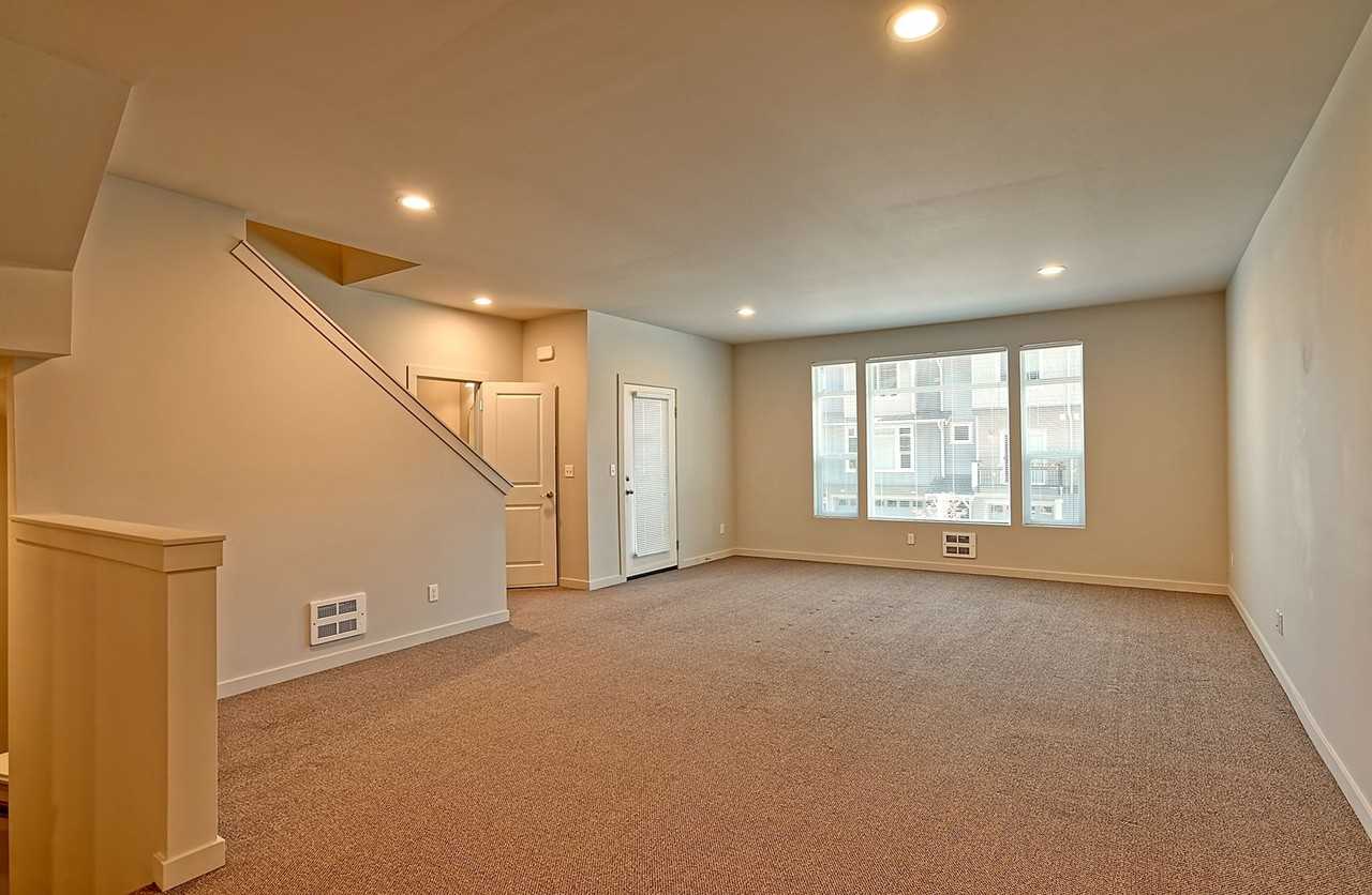 10524 14th Drive Southeast - Photo 4 of 22