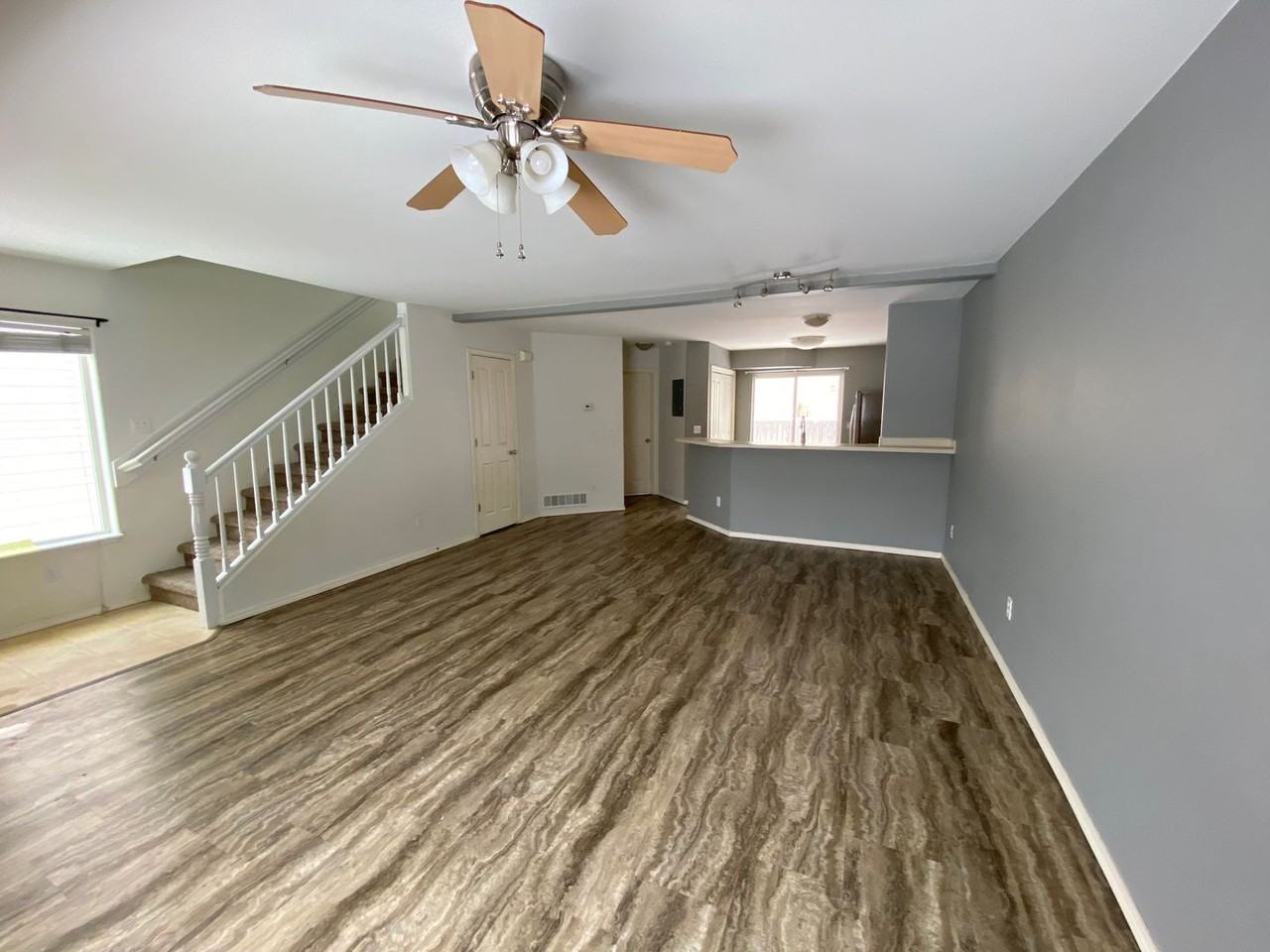 114 Rusty Allen Pl - Photo 3 of 17