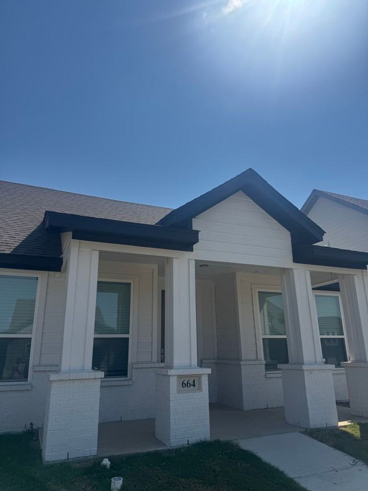 664 The Cottages Dr - Photo 3 of 24