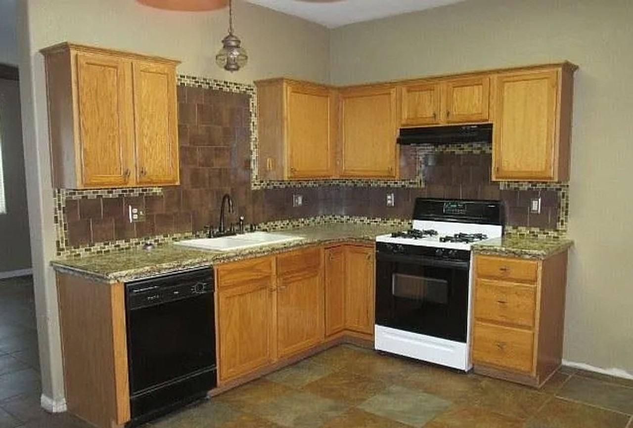 1867 La Cell Ave - Photo 4 of 11