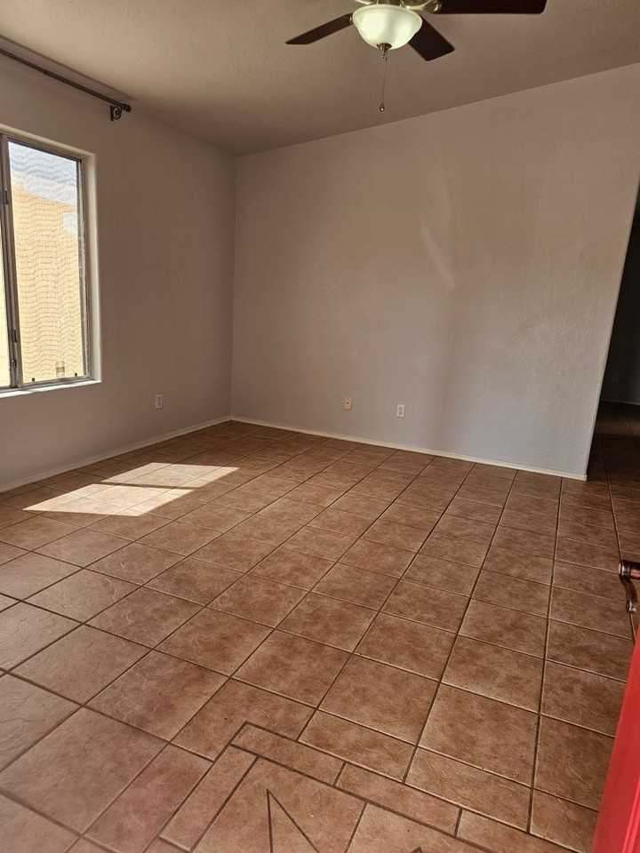 111 Arrowhead Dr - Photo 2 of 16