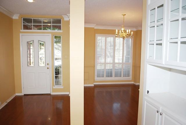 1028 Aspenwood Dr S - Photo 2 of 14