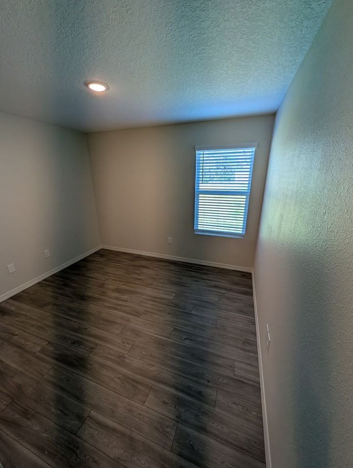 652 Spaulding Rd - Photo 3 of 16