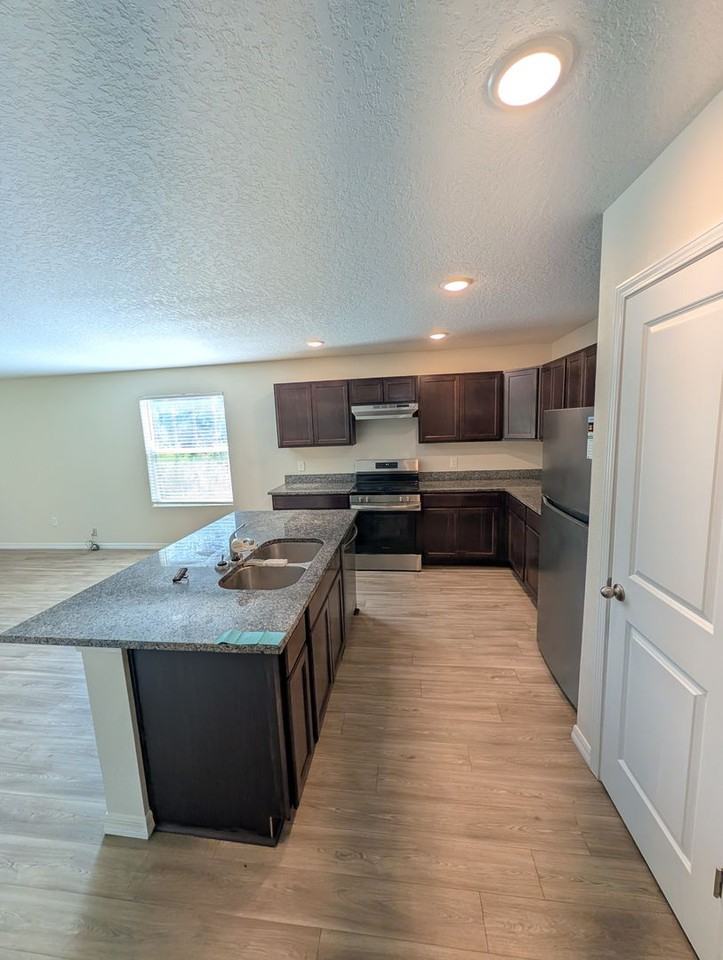 652 Spaulding Rd - Photo 6 of 16