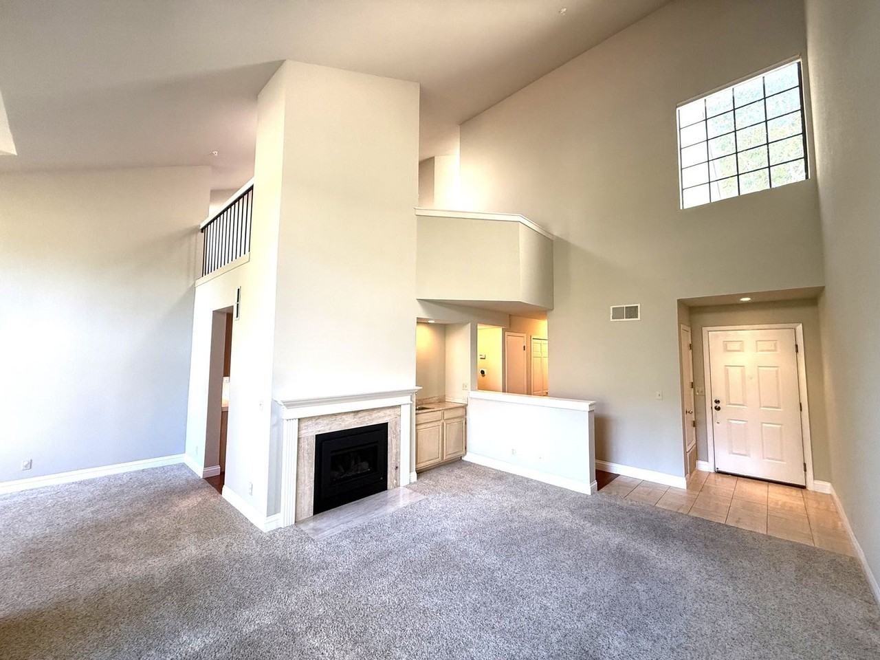 202 Pelican Ln - Photo 2 of 23