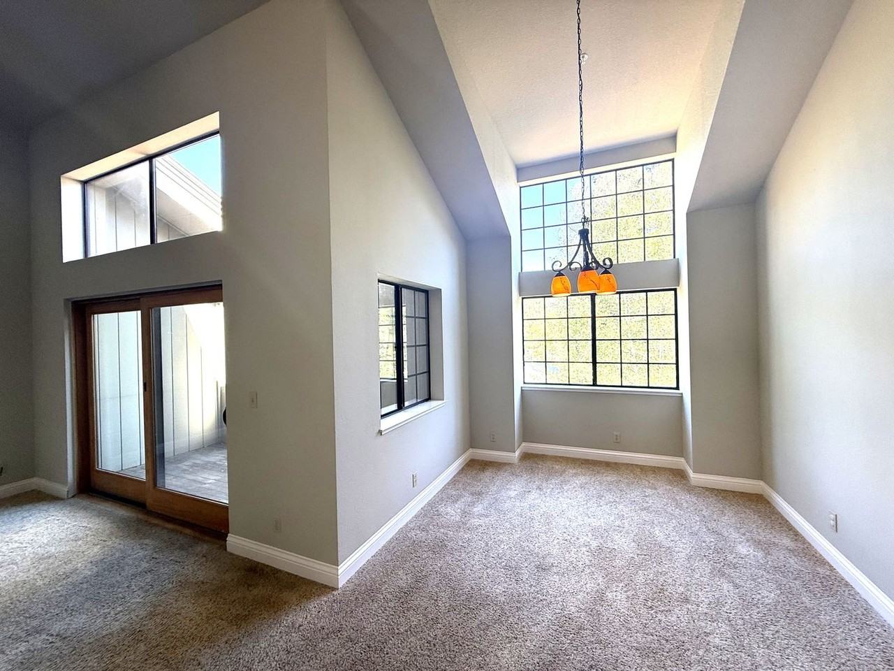 202 Pelican Ln - Photo 4 of 23