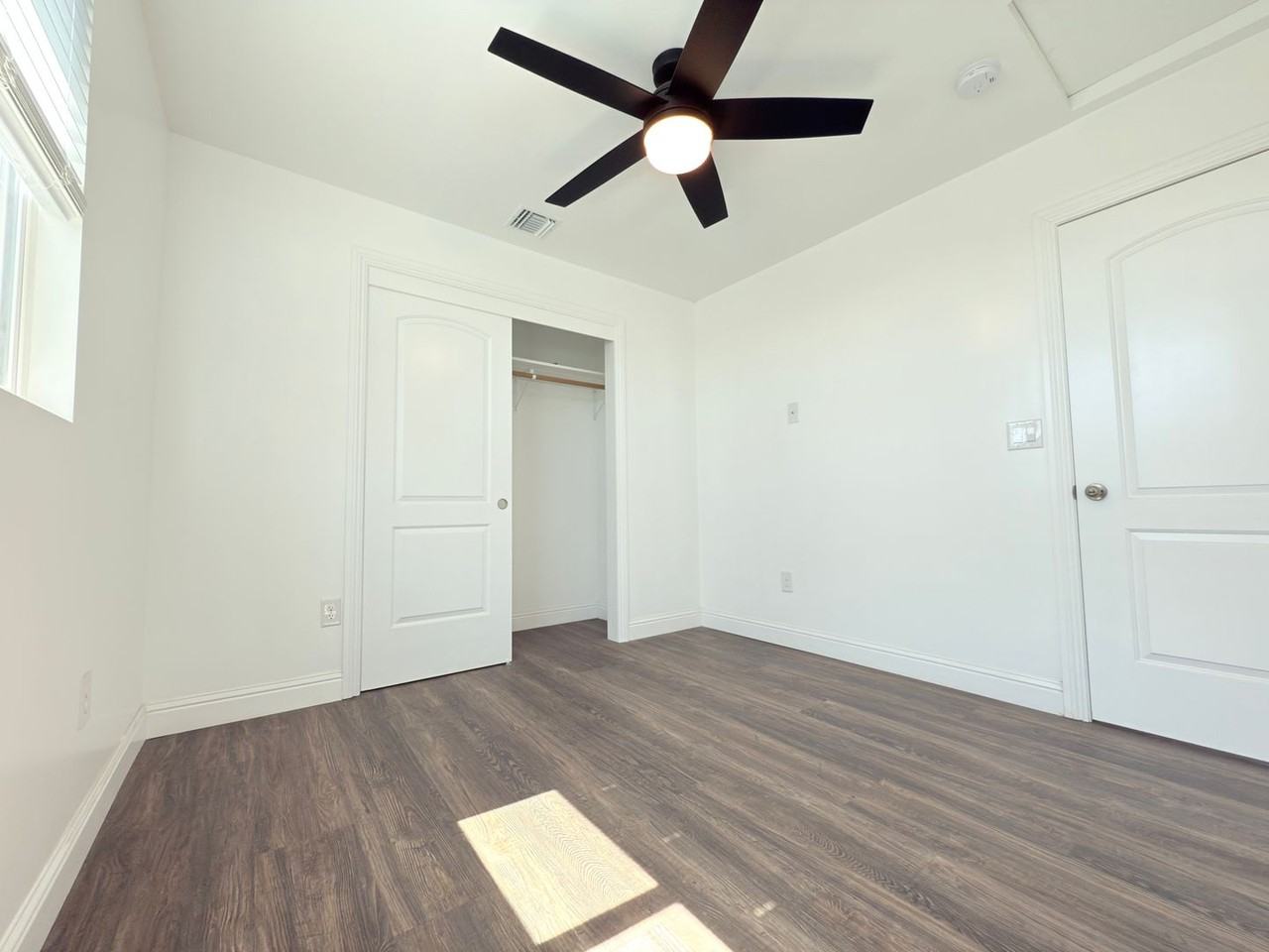 13660 Kelowna St - Photo 5 of 11