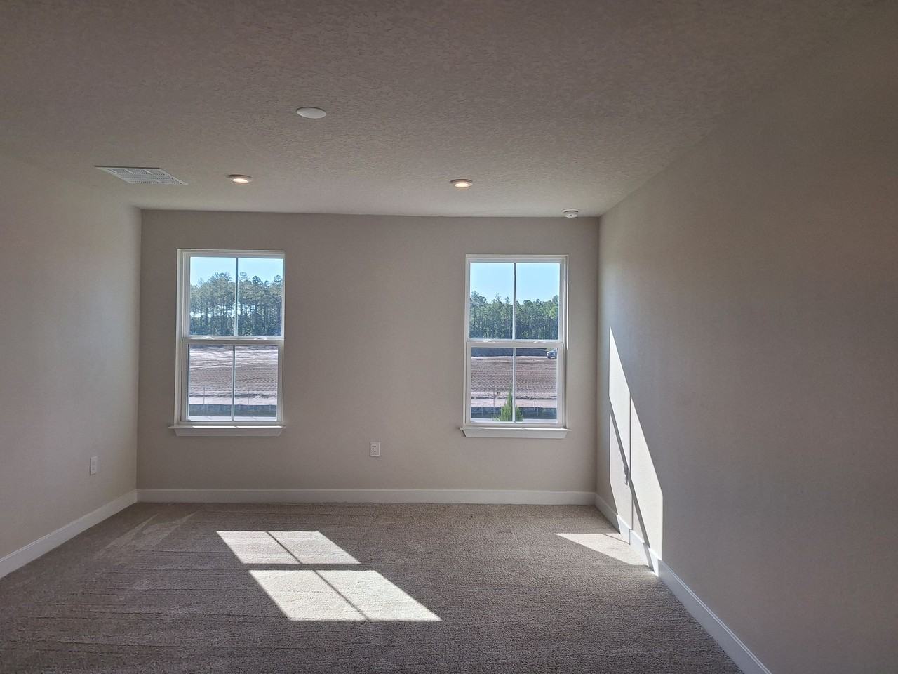 102 Gaston Ct - Photo 3 of 12