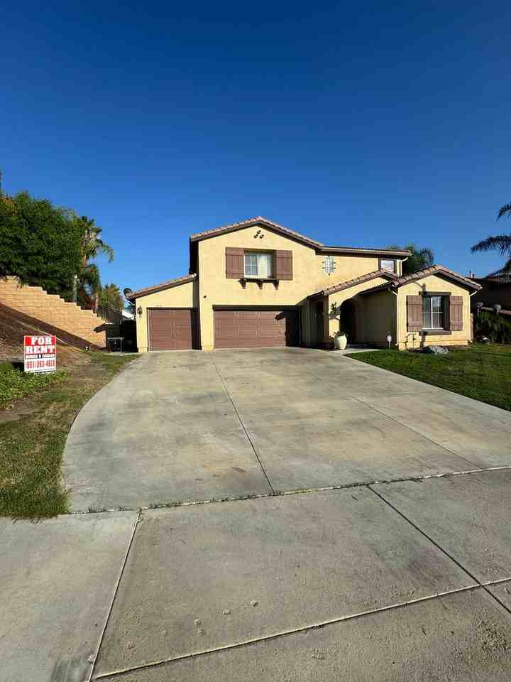 35674 Yellowstone St - Photo 6 of 50